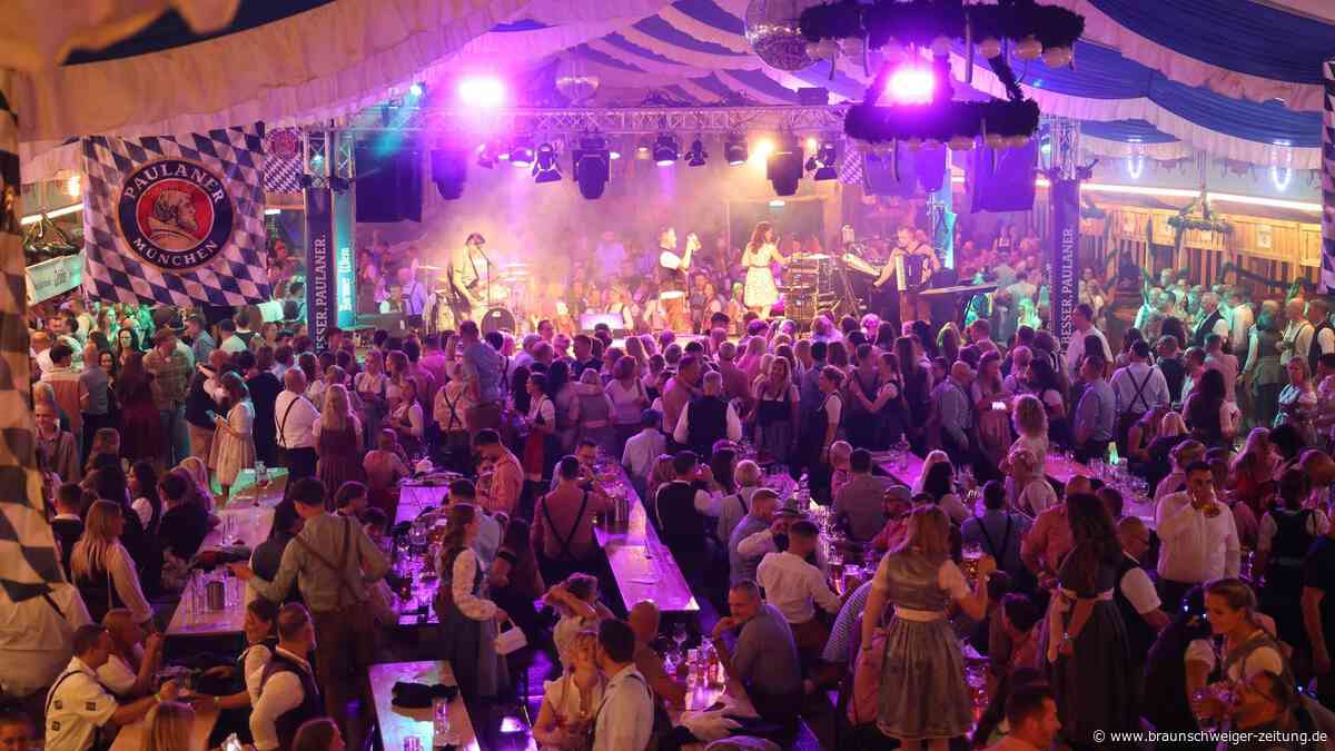 Streit eskaliert auf der Barumer Wiesn: Mann schlägt mit Bierkrug nach 49-Jährigem
