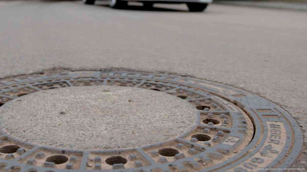Täter werfen Gullydeckel in eine Windschutzscheibe