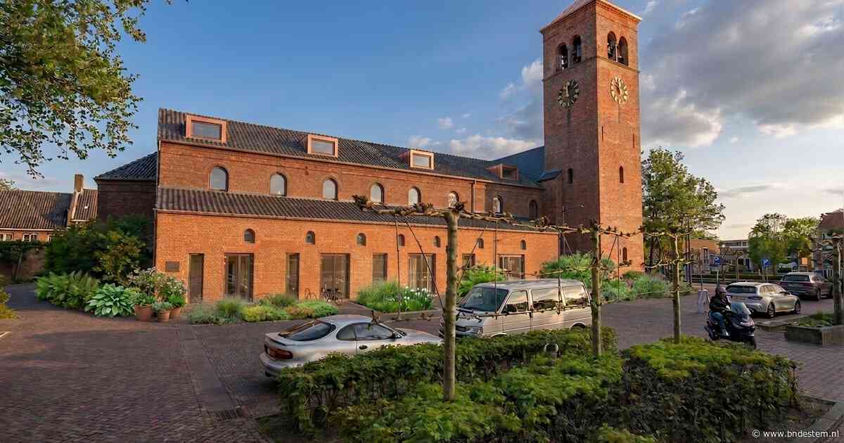 Ruime belangstelling voor wonen in Huijbergse kerk, maar hoe zit het met de toren en met de school?