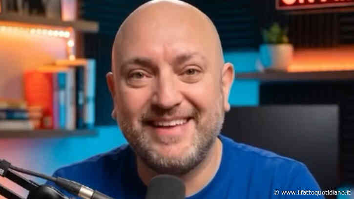 Davide Di Lernia, figlio di Leone, morto a 47 anni in un incidente in moto a Milano: lo schianto contro la ringhiera del tram