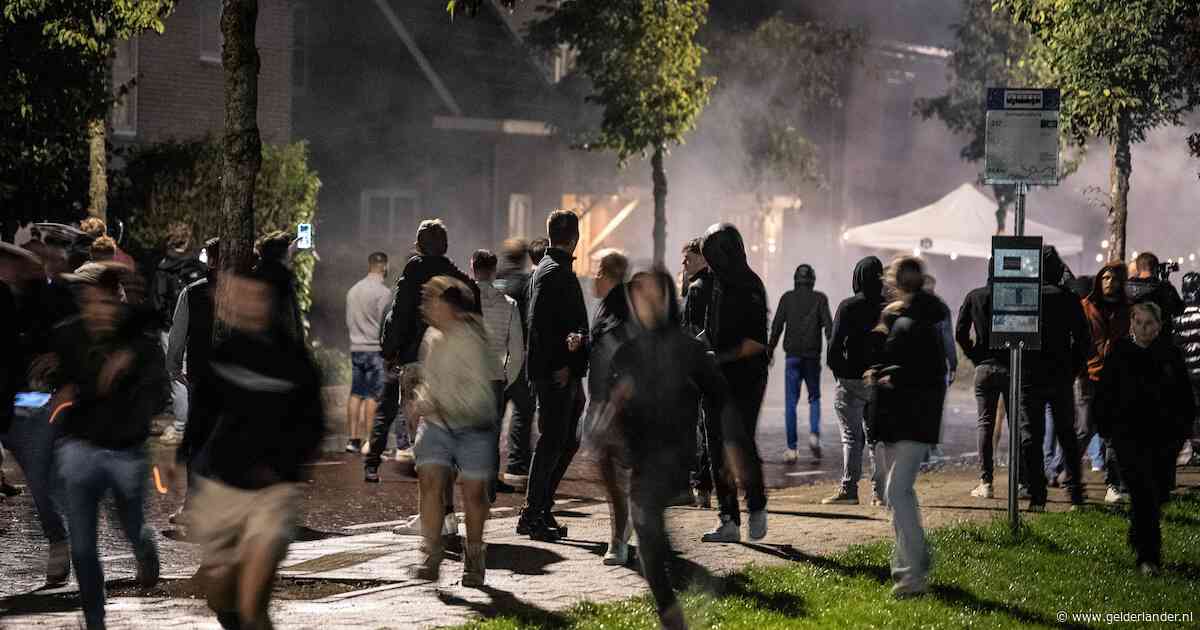 Wat gaat er schuil achter de rellen in Opheusden? Twee deskundigen kijken er heel verschillend naar