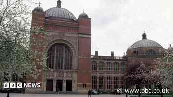 University staff to be balloted on strike action