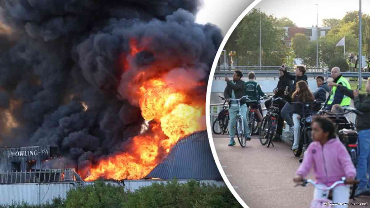 Beelden: enorme vuurzee verwoest bowlingcentrum in Leeuwarden