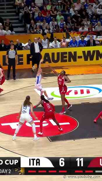 Santucci got the footwork on lock 🔒 #FIBAWWC