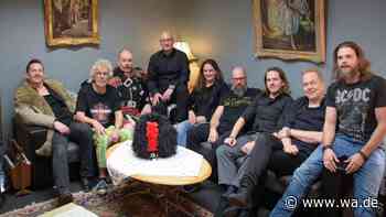 The Jones feiern 35 Jahre mit Dudelsack und Hardrock