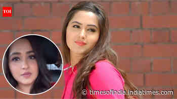 Kajal Raghwani is safe after fans CHASE her car, BREAK WINDOWS