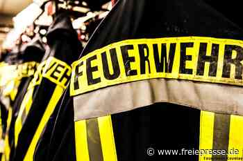 Schrott-Container steht im Oberen Vogtland in Flammen