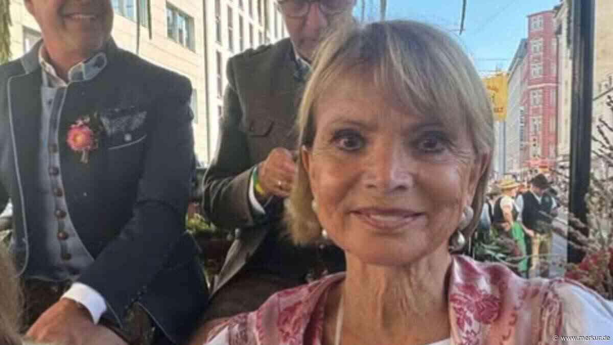 Uschi Glas strahlt zum Wiesn-Auftakt in 40 Jahre altem Dirndl mit Münchner Schlagerstar um die Wette
