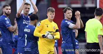 LIVE eredivisie | Meerdink zet AZ op voorsprong tegen Telstar, Koeman junior in tranen na massaal eerbetoon