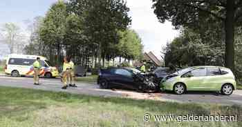 Drie auto’s botsen bij ongeluk in Landhorst: N277 helemaal dicht
