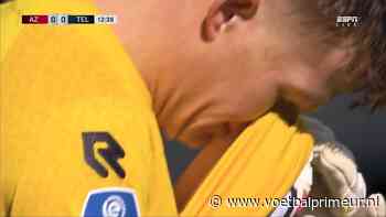 Emotioneel moment: fans van AZ en Telstar staan stil bij overlijden Bartina Koeman