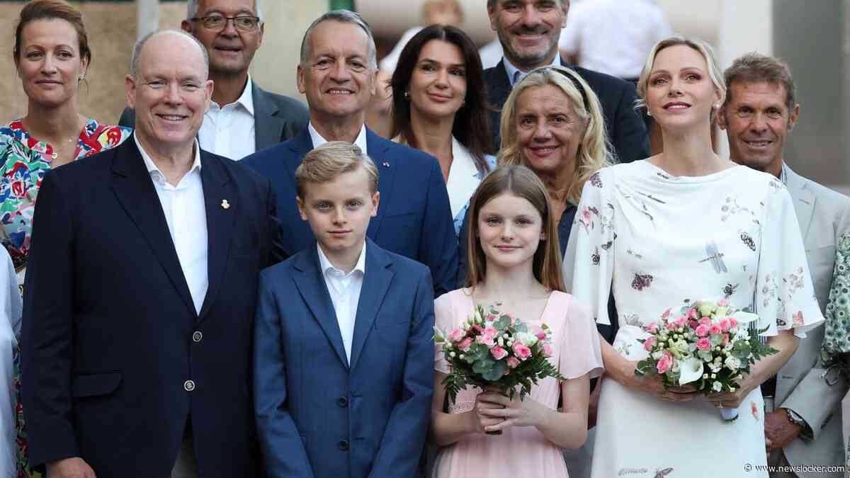 Prins Albert en prinses Charlene met kinderen Jacques en Gabriella (12) bij picknick in Monaco