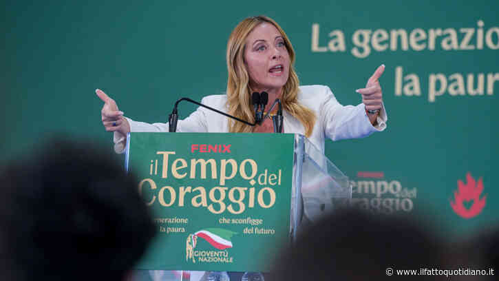 Meloni insegue Vannacci: “A breve una legge per il tetto di stranieri nelle classi. Divieto di velo integrale a scuola”