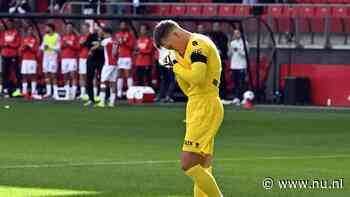In beeld | Ronald Koeman junior in tranen bij eerbetoon aan moeder Bartina