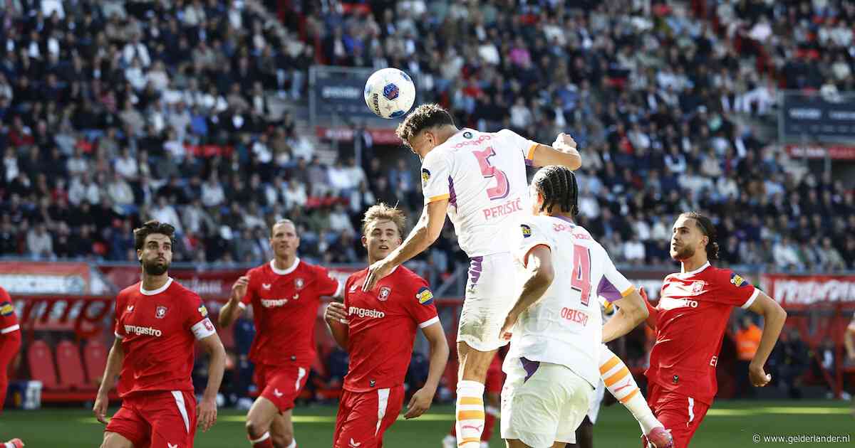 LIVE eredivisie | PSV met nipte voorsprong slotfase in tegen FC Twente, Perisic gevaarlijk met kopbal