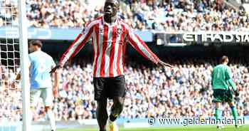 Brian Brobbey maakt er drie voor Sunderland tegen Manchester City