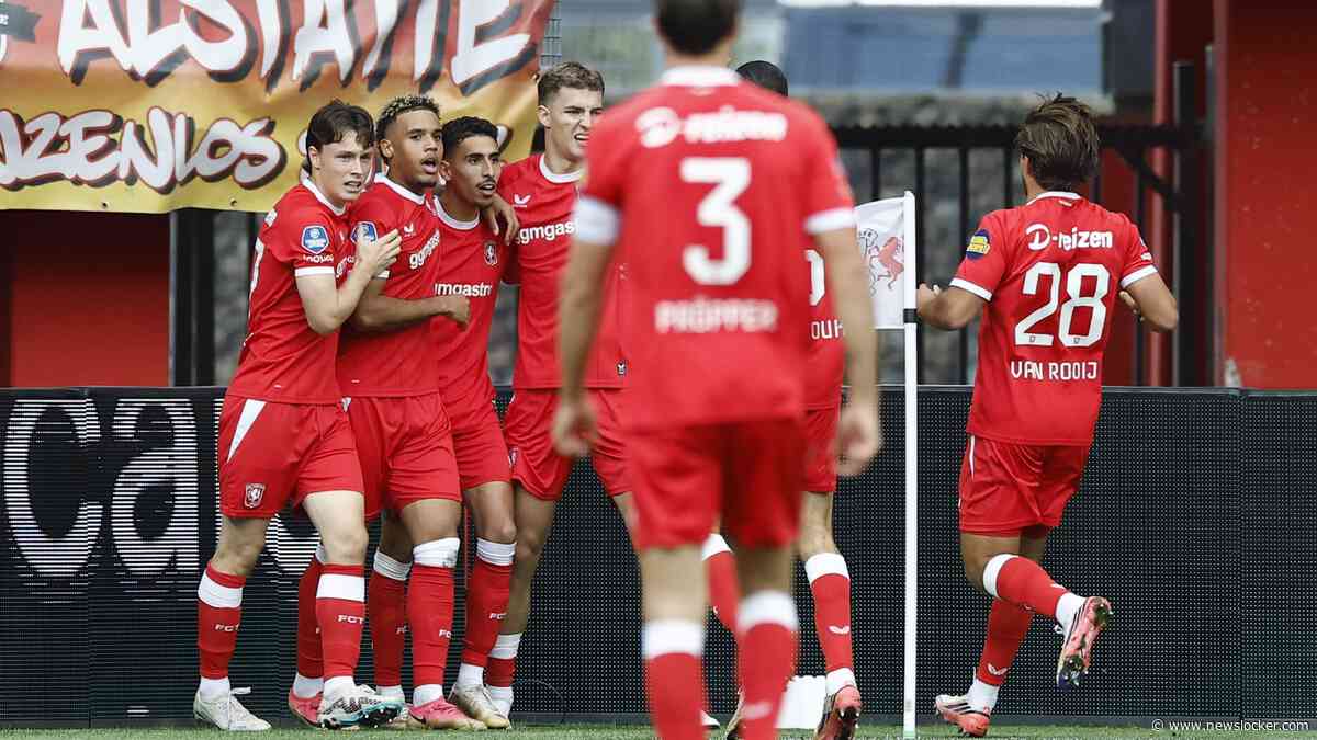 PSV leidt in sensationele ontmoeting met FC Twente eerste nederlaag