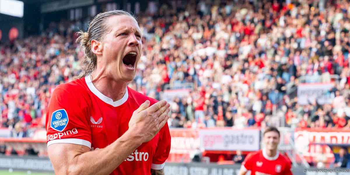 PSV raakt koppositie kwijt aan AZ na zinderende nederlaag tegen Twente