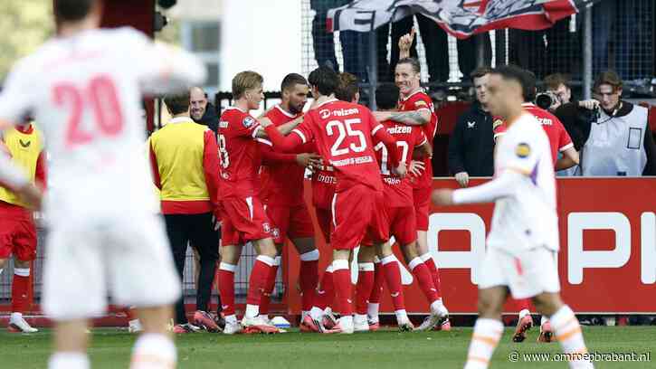 Eerste nederlaag van het seizoen voor PSV: FC Twente wint met 3-2