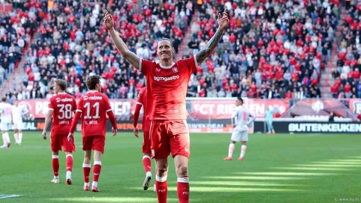 PSV lijdt eerste nederlaag in Eredivisie na comeback van FC Twente in slotfase