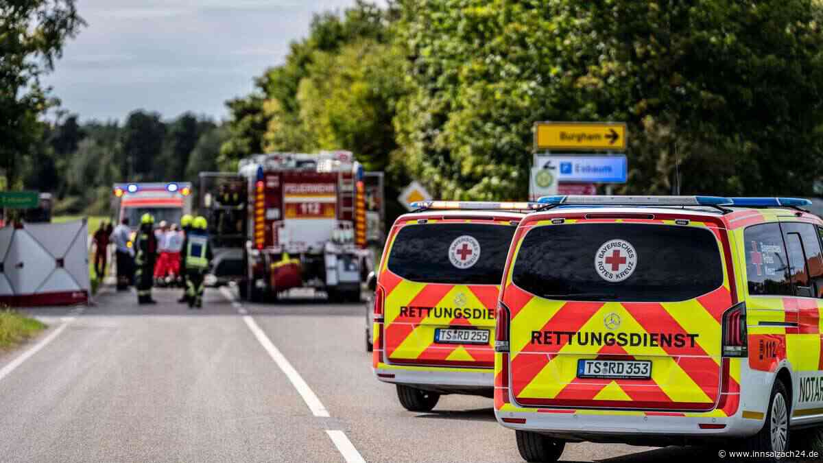 Tragödie bei Seebruck: Motorroller prallt in Pedelec – Senior (85) tot