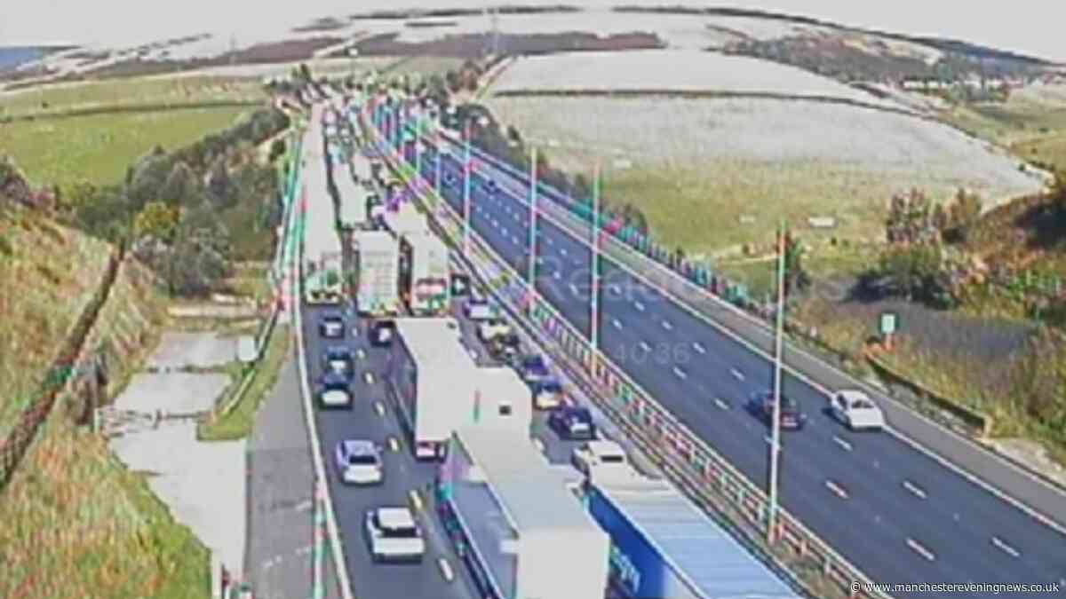 M62 closure LIVE as motorway shut due to 'police incident' in West Yorkshire