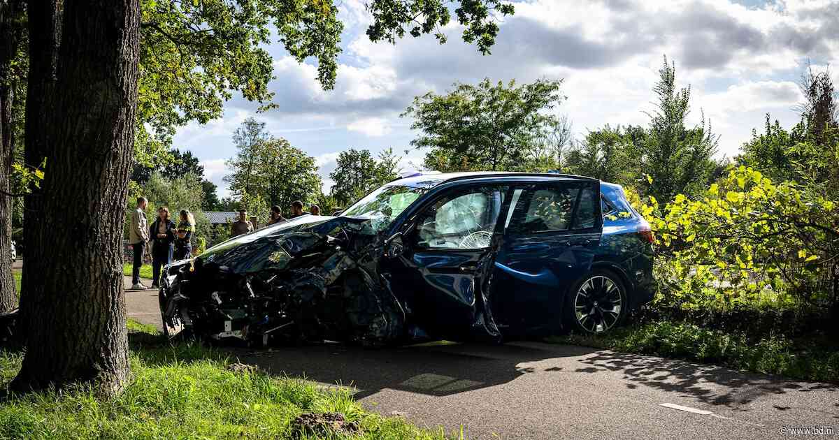 Twee gewonden bij crash in Oisterwijk, mogelijk na mislukte inhaalactie