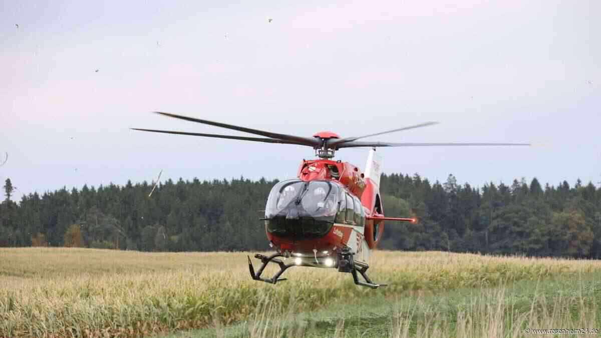 Schwerer Unfall bei Taufkirchen an der B15 – Rettungshubschrauber vor Ort