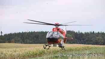 Schwerer Unfall bei Taufkirchen an der B15 – Rettungshubschrauber vor Ort