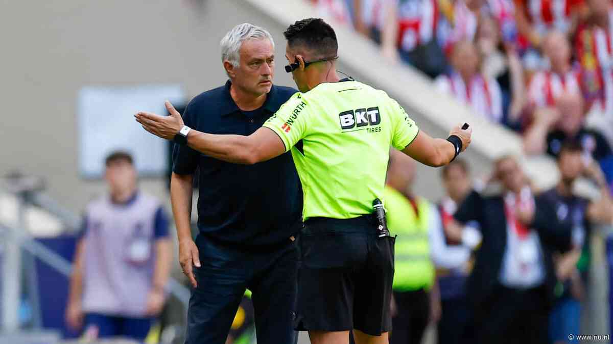Mourinho steekt tirade af met A4'tje na derby: 'Felicitaties aan arbitragecommissie'
