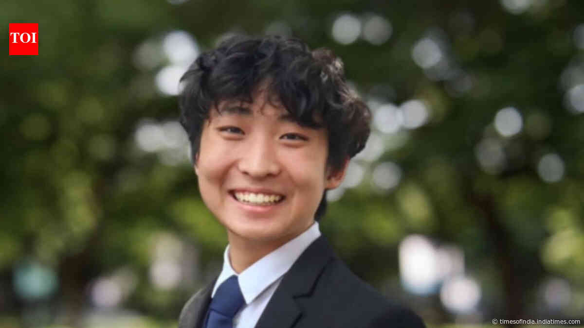 After grandmother loses sight, teen builds $170 AI glasses