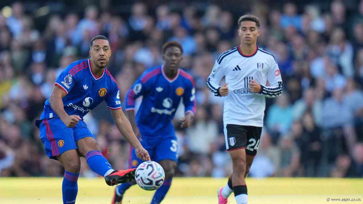 Neville explains 'worst 15 minutes' United claim