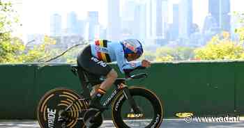 Evenepoel toont spierballen en heeft wereldtitel al bijna binnen, Ganna moet vechten voor podiumplaats