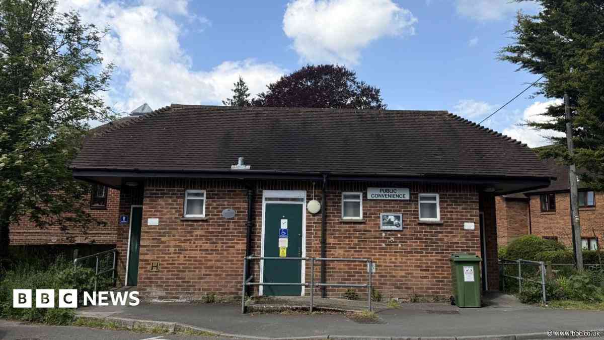 How a public loo played a pivotal role in a Cold War spy ring