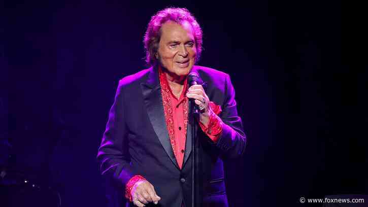 Engelbert Humperdinck reveals how an untied shoelace saved his life during British Army service