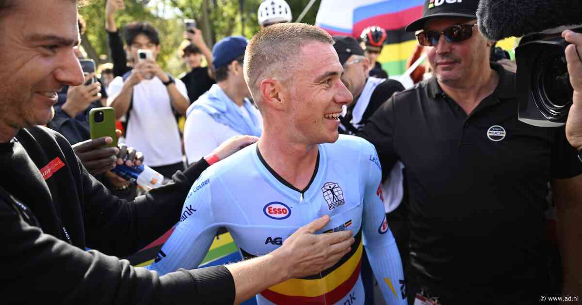 Indrukwekkende Remco Evenepoel schrijft in Montréal geschiedenis met vierde wereldtitel op rij