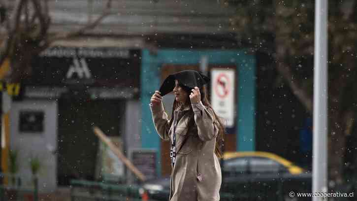 Meteorología prevé chubascos y posibles tormentas eléctricas en Santiago