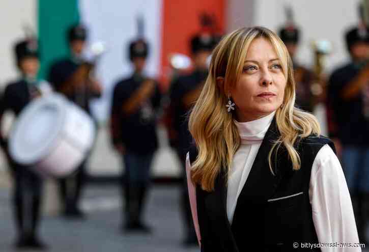 Italia prohibirá uso de burka y niqab en escuelas y limitará número de estudiantes extranjeros por clase, anunció Meloni