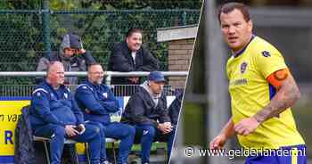 Arjen (36) is door de schorsing van Jhon van Beukering plots speler én trainer: ‘De klap kwam hard aan’