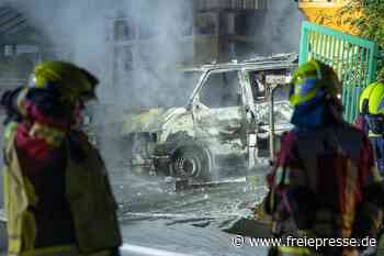 Neukirchen: Feuerwehr rückt wegen wegen Fahrzeugbrand aus