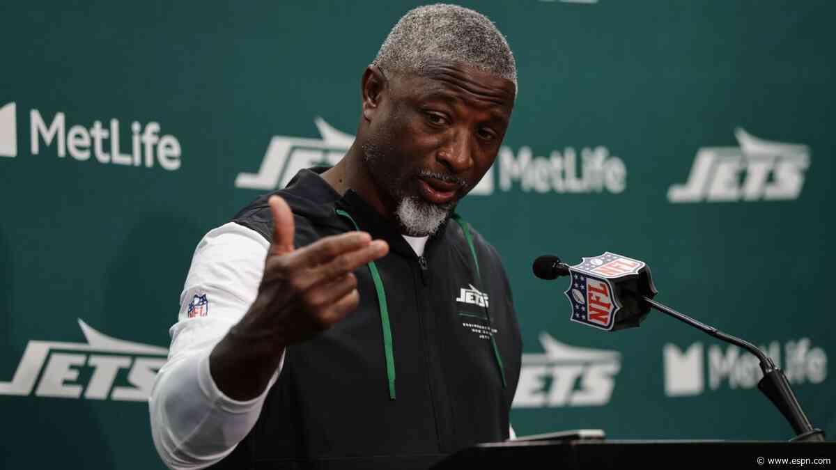 Glenn defends clock management after Jets' collapse vs. Packers