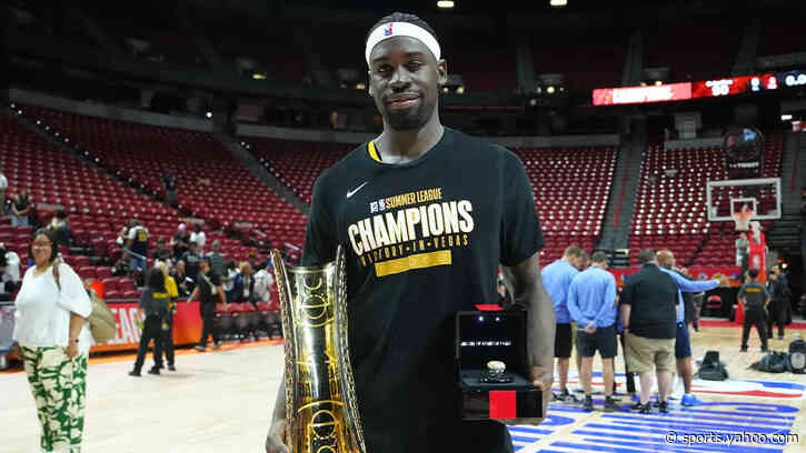 Warriors reportedly signing NBA Summer League standout to final two-way spot