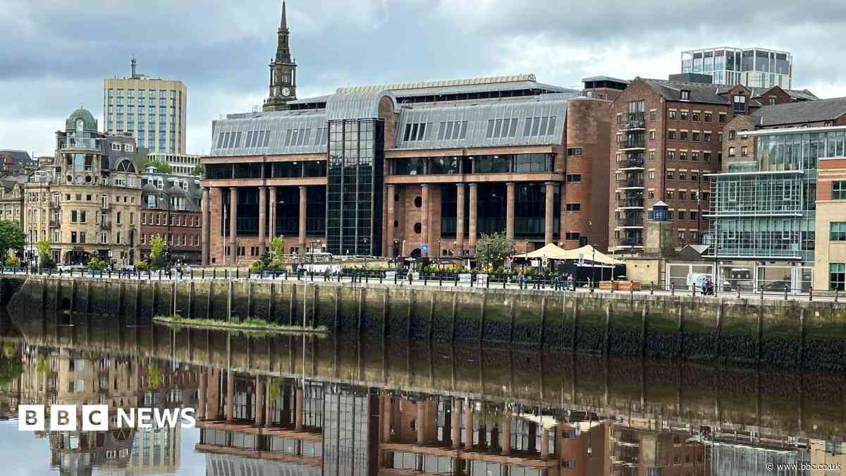 Fraudster's friend helped in £722k Covid loan scam