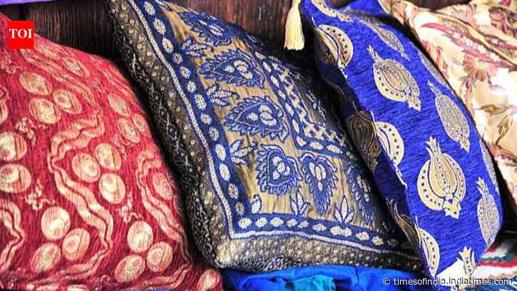 Turn old dupattas into stylish cushion covers without sewing: Easy ways to give your home décor a beautiful makeover