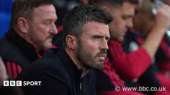 Neville calls Man Utd 'pathetic' - but Carrick maintains belief