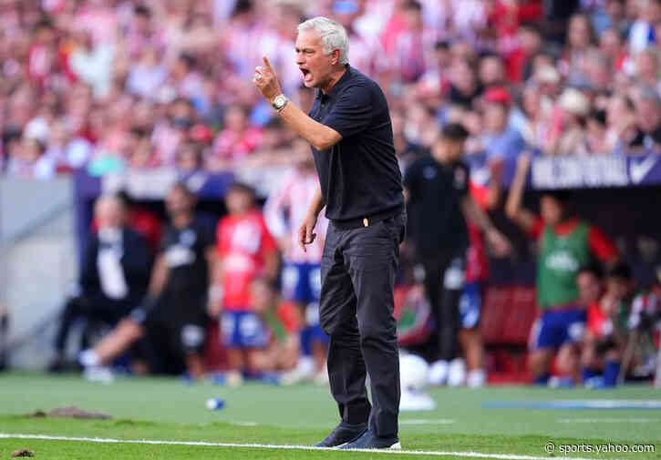Mourinho points to refereeing decisions when explaining Real Madrid’s six-point gap to Barcelona: ‘You have to laugh’