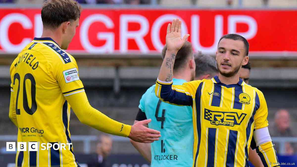 'Professional' Torquay ease to 6-1 FA Cup victory