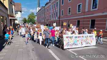 350 Menschen beim ersten Christopher Street Day in Weilheim