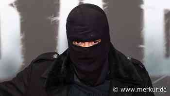 Comeback mit Maske: Auftritt von Haftbefehl wirft Fragen auf