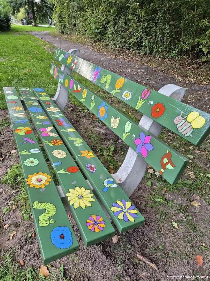 Creativiteit in de buurt levert bloemrijk bankje op